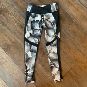 CALIA by Carrie Underwood Leggings Floral
